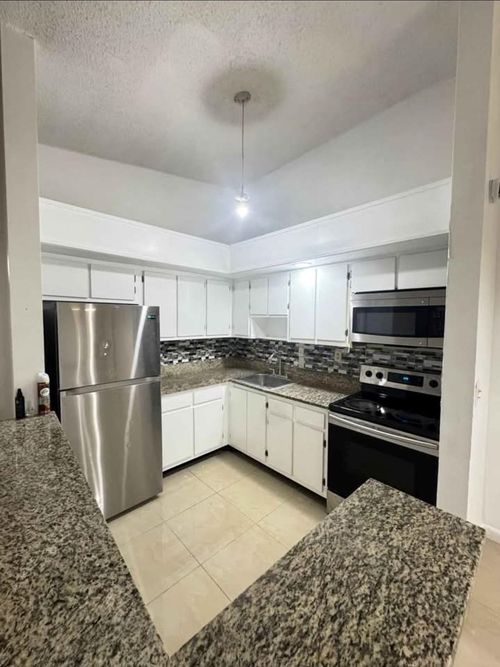 apt-202-18815 Nw 62nd Ave, Hialeah, FL, 33015-5015 | Card Image