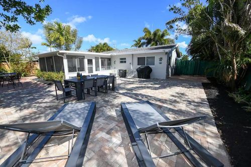 4901 Ne 6th Ave, Oakland Park, FL, 33334-2334 | Card Image