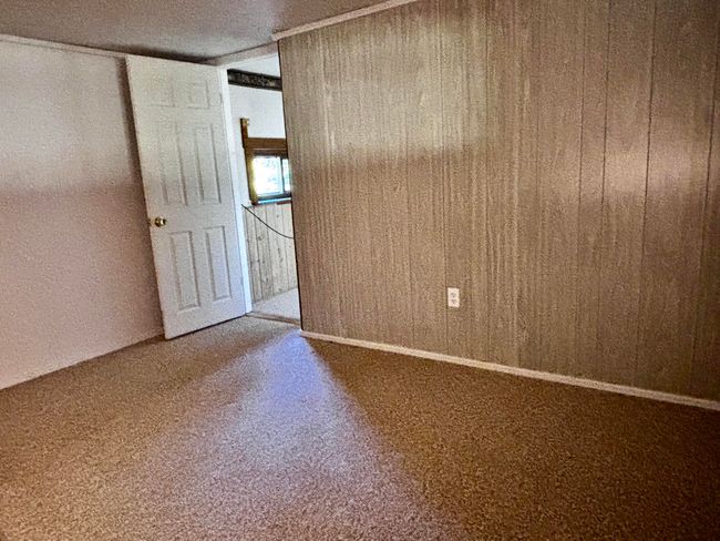 Apt bedroom | Image 37