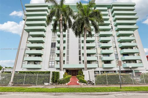 208-1825 W 44th Pl, Hialeah, FL, 33012-7443 | Card Image