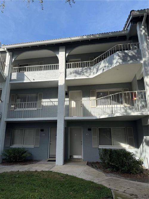 apt-320-120 Blue Point Way, ALTAMONTE SPRINGS, FL, 32701-8066 | Card Image