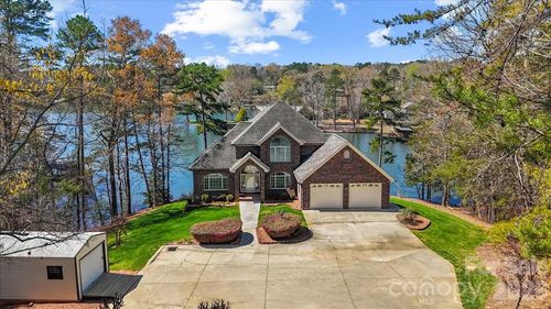 704 Shoreline Dr, New London, NC, 28127-9307 | Card Image