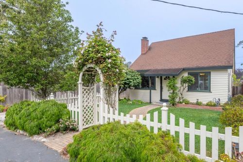1222 Lincoln Ave, Pacific Grove, CA, 93950-5519 | Card Image