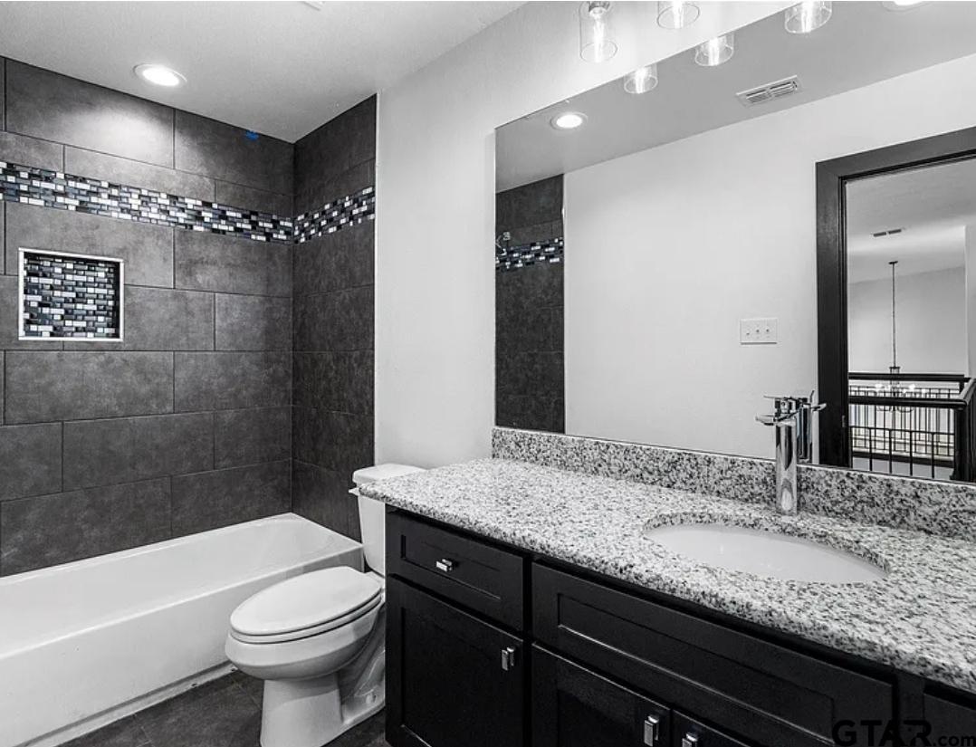 Residential Lease in Tyler 5