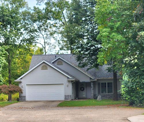 6999 Tee Trl, Syracuse, IN, 46567-8496 | Card Image