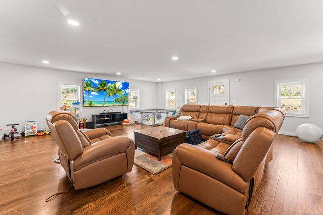 183 Bailey St, House other with 3 bedrooms, 3 bathrooms and 8 parking in Glastonbury CT | Image 18