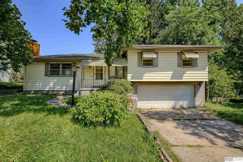 9512 Emmet St, Omaha, NE, 68134-4557 | Card Image