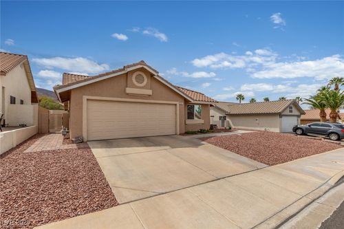 805 Blue Springs Dr, Henderson, NV, 89002-9136 | Card Image