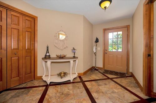 205 Bluffs Ridge Ct, Duluth, MN, 55811-2602 | Card Image