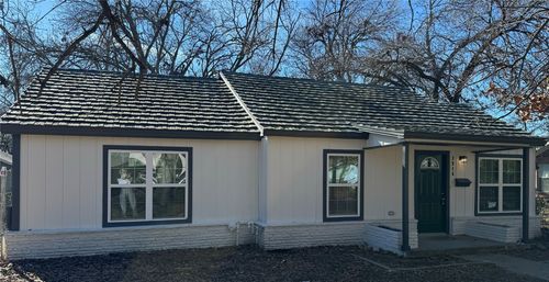 3916 Carnation Ave, Haltom City, TX, 76111-6601 | Card Image