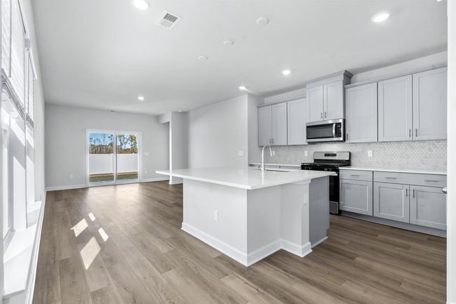 8253 Vibrant Loop, House other with 3 bedrooms, 2 bathrooms and 4 parking in Longs SC | Image 5
