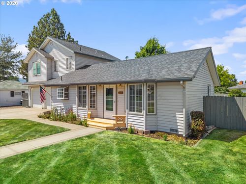2280 D St, Baker City, OR, 97814-1837 | Card Image