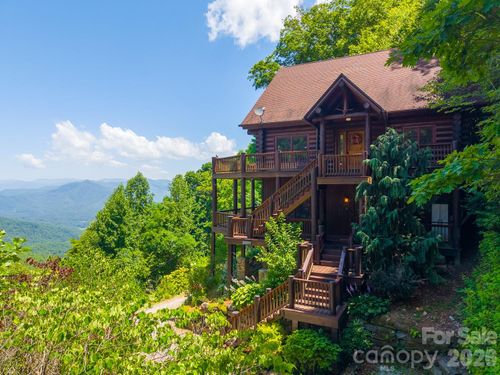 92 Falcons Peak Ln, Whittier, NC, 28789-7759 | Card Image