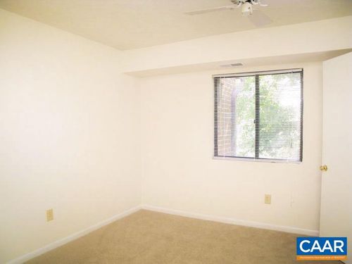 apt-8-117 Turtle Creek Rd, CHARLOTTESVILLE, VA, 22901-6724 | Card Image