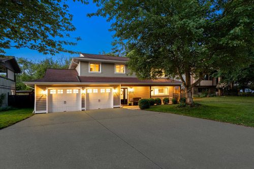 19845 N Wildwood Crescent, Pitt Meadows, BC, V3Y1M7 | Card Image