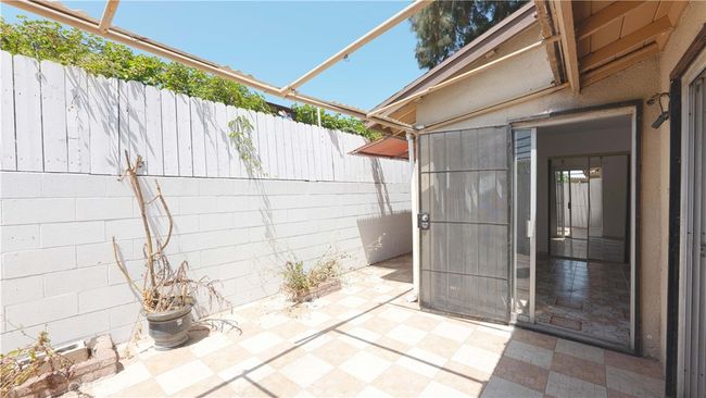 1723 Appleton Way, Condo with 2 bedrooms, 2 bathrooms and 2 parking in Pomona CA | Image 20