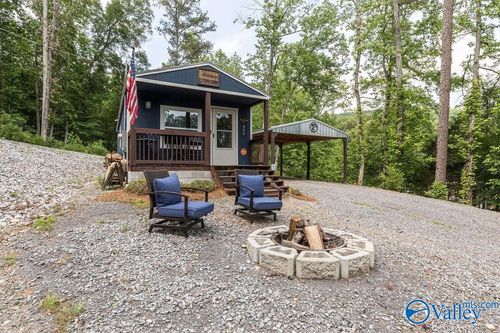 400 Whitaker Dr, Grant, AL, 35747-7809 | Card Image