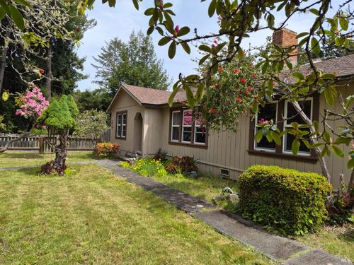 20301 Lyta Way, Fort Bragg, CA, 95437-4622 | Card Image