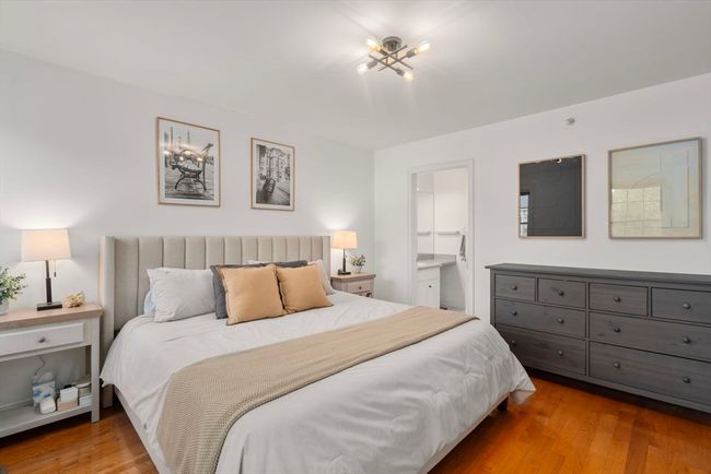 UNIT-2 - 122 E Squantum St, Condo with 3 bedrooms, 3 bathrooms and 1 parking in Quincy MA | Image 9