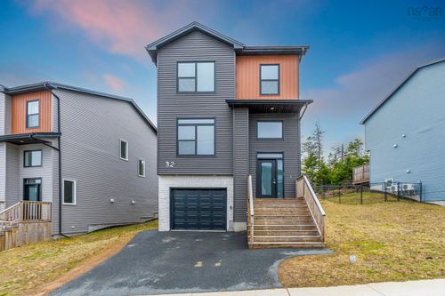 32 Higgins Avenue, Beechville, NS, B3T1A7 | Card Image