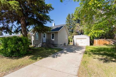 5040 56 A St, House detached with 3 bedrooms, 1 bathrooms and 2 parking in Lacombe AB | Image 2