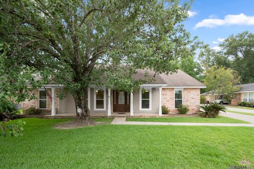 113 Oakwood Dr, Denham Springs, LA, 70726-5532 | Card Image