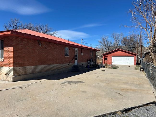226 E 7 Th St, House other with 4 bedrooms, 2 bathrooms and 2 parking in Walsenburg CO | Image 4