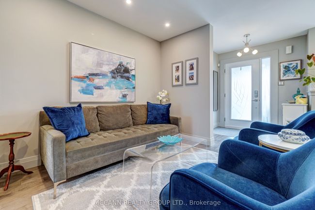 142 Carnwith Dr E, House attached with 3 bedrooms, 3 bathrooms and 2 parking in Whitby ON | Image 10