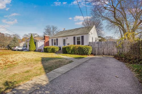 85 Forbes St, Riverside, RI, 02915-1607 | Card Image