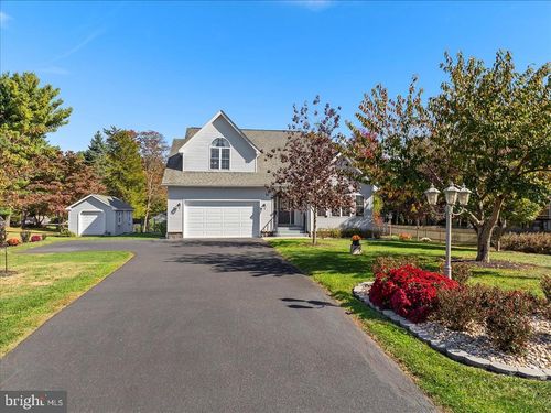 8 Pheasant Trl, FAIRFIELD, PA, 17320-8250 | Card Image