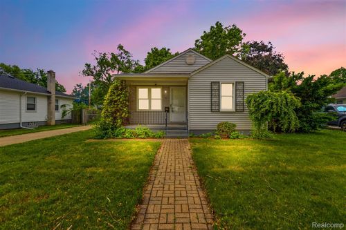 77 Huron Ave, Mount Clemens, MI, 48043-1711 | Card Image