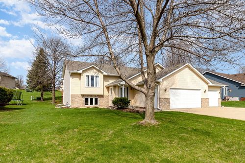 512 Lady Slipper Ave Ne, New Prague, MN, 56071-2193 | Card Image