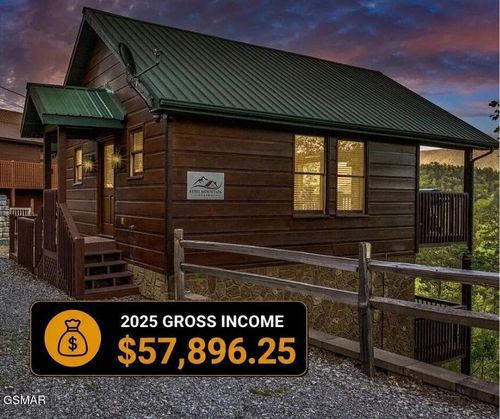 2633 Raccoon Hollow Way, Sevierville, TN, 37862-8164 | Card Image