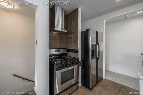 25031 Fern St, Roseville, MI, 48066-3684 | Card Image