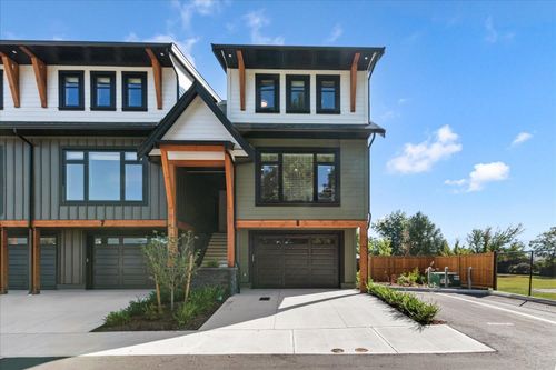 8-46106 Riverside Dr, Chilliwack, BC, V2P3K9 | Card Image
