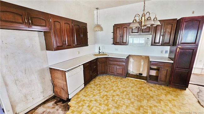 8 Andrews St, House other with 4 bedrooms, 3 bathrooms and null parking in Pawcatuck CT | Image 8