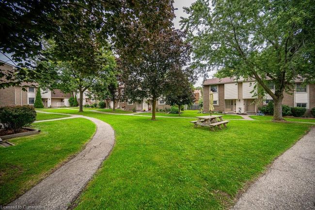 30 - 11 Grand River Blvd, Townhouse with 4 bedrooms, 2 bathrooms and 1 parking in Kitchener ON | Image 5