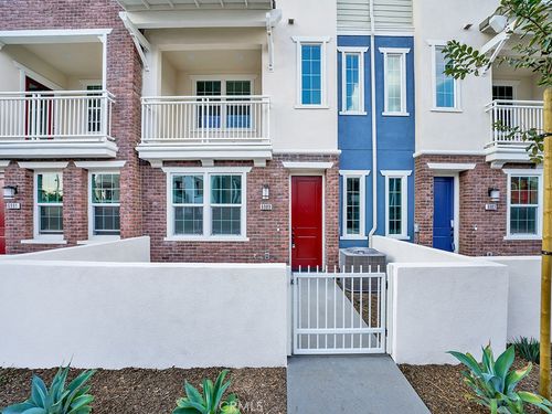 6989 Cottonwood Ln, Buena Park, CA, 90621-1174 | Card Image