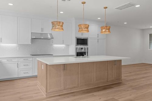 2572 Elderberry Ln, Carlsbad, CA, 92008-3885 | Card Image