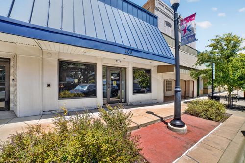 108 W Grove St, Kaufman, TX, 75142-2033 | Card Image