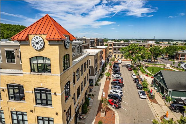 2 - 1818 Parmenter St, Condo with 2 bedrooms, 2 bathrooms and null parking in MIDDLETON WI | Image 4