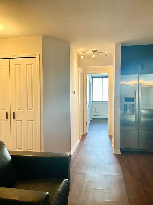 Hallway to Bedroom and Bathroom | Image 12