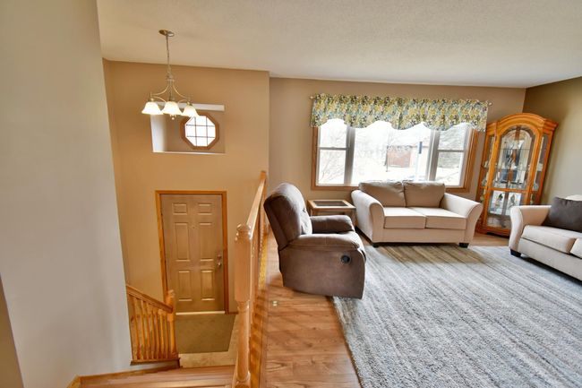 Oak railings in foyer | Image 14