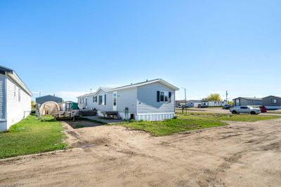 44 - 4302 49 St, Home with 3 bedrooms, 2 bathrooms and 1 parking in Lloydminster SK | Image 1