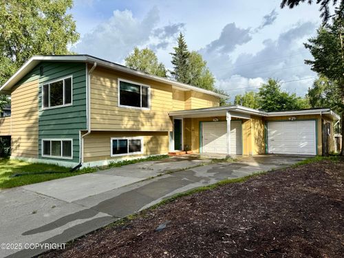 7520 Beluga Cir, Anchorage, AK, 99504-2714 | Card Image