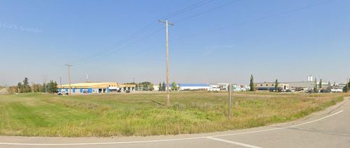 132 &amp; 138 Clearmile Ave, Red Deer County, AB, T4E0A1 | Card Image