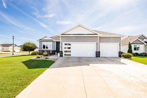 6464 59th Ave S, Fargo, ND, 58104-5664 | Card Image
