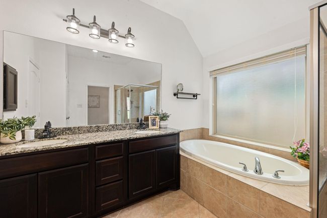 2314 Laurel Loch Ln, House other with 4 bedrooms, 2 bathrooms and 2 parking in Pearland TX | Image 23
