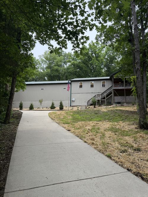 527 Hickory Ridge Rd, Gallatin, TN, 37066-8175 | Card Image