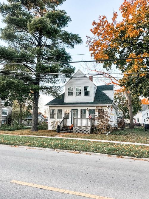 221 Main St, Genoa, IL, 60135-1238 | Card Image